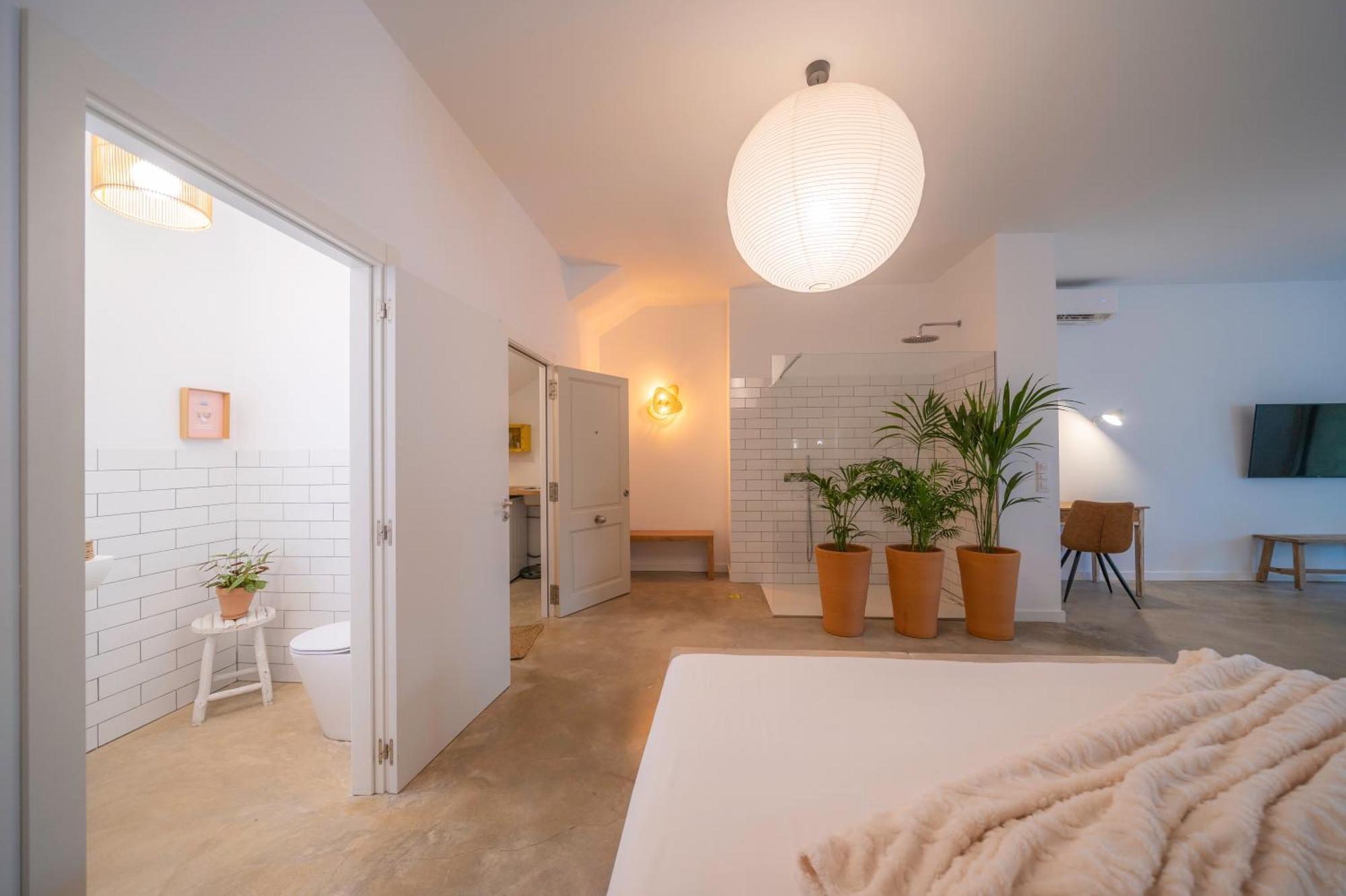 Loft Con Piscina Climatizada De Agua Salada Y Parking En El Centro De Figueres Apartment Figueres  Bilik gambar